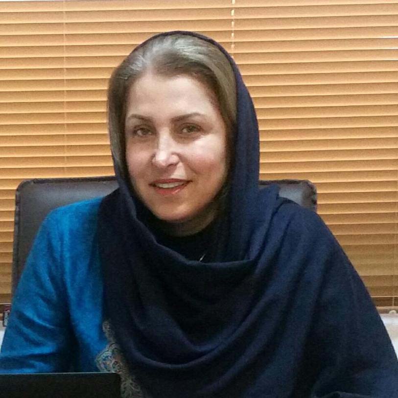 زهرا کاظمی، مدیر امور مالی